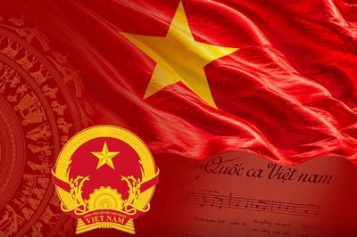 Quốc kỳ, Quốc huy, Quốc ca - Hồn thiêng sông núi, biểu tượng thiêng liêng