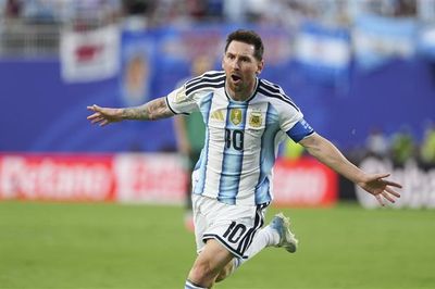 Lionel Messi nói lời chia tay đội tuyển Argentina