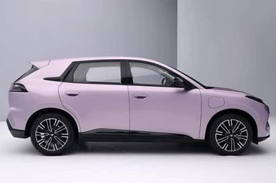 Xe điện dài gần 4,4 mét, phạm vi hoạt động 550 km, giá gần 300 triệu đồng