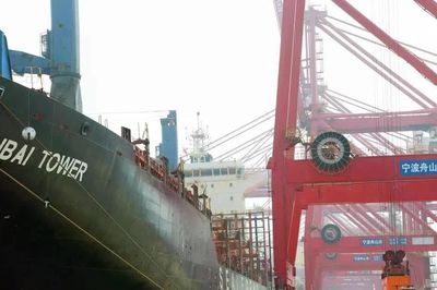 Trung Quốc vượt Singapore trên bảng xếp hạng cảng container, chiếm 6/10 vị trí top đầu