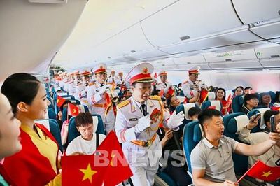 Cùng Hãng hàng không Quốc gia vang lên giai điệu Quốc khánh ở độ cao 10.000 m