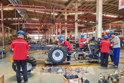 Ngành chế tạo Trung Quốc tăng tốc vượt kỳ vọng