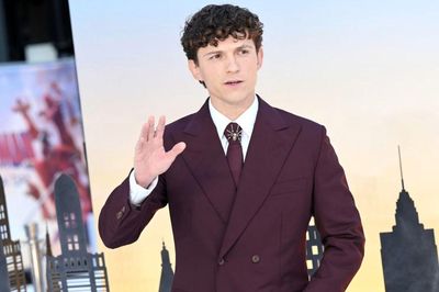 Tom Holland đi vào lịch sử Hollywood với kỷ lục phòng vé đáng nể