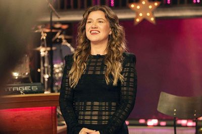 Kelly Clarkson kết thúc show truyền hình sau mất mát