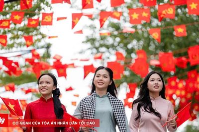 Núi Bà Đen nhuộm đỏ sắc cờ dịp Quốc khánh
