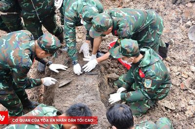 Tiếp tục tìm kiếm, quy tập hài cốt liệt sĩ tại Công viên Lê Thị Riêng dịp lễ