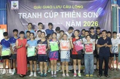Hơn 100 tay vợt tranh tài Cúp cầu lông Thiên Sơn