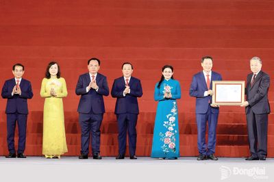 KỶ NIỆM 81 NĂM CÁCH MẠNG THÁNG TÁM THÀNH CÔNG VÀ QUỐC KHÁNH 2-9 Từ hào khí của Cách mạng tháng Tám và Quốc khánh đến khát vọng kiến tạo tương lai