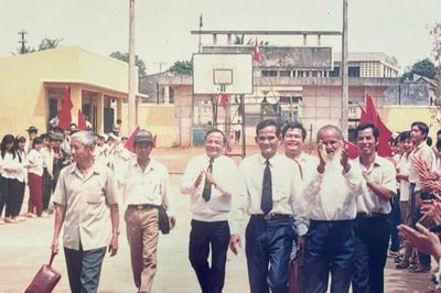 Những anh hùng bước ra từ câu hát