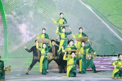 Rộn ràng không gian văn hóa, ẩm thực bên dòng Sông Cầu