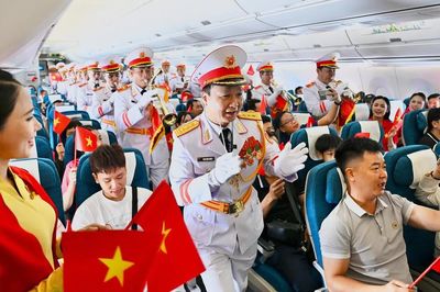 Sắc cờ, tiếng hát giữa trời dịp Quốc khánh