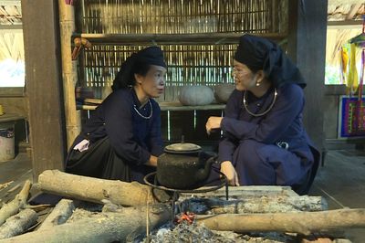 Một ngày ở làng dân tộc giữa lòng Hà Nội
