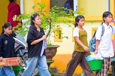 Gần 10.000 học sinh vùng biên giới Thanh Hóa háo hức trở lại trường học