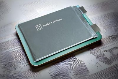 Pin lithium kim loại vượt 9.315 chu kỳ thử nghiệm, công nghệ mới có thể thay đổi xe điện?