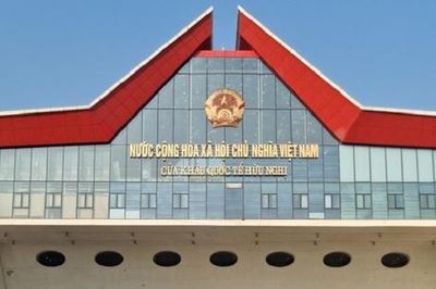 Phí 0 đồng và cuộc cạnh tranh hút luồng hàng qua biên giới