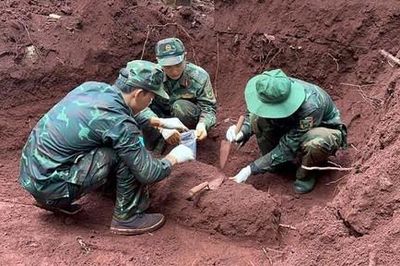 Miệt mài bám hiện trường để xác định danh tính cho các Liệt sĩ