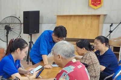 Phú Thượng: Chuyển đổi số tạo thêm tiện ích cho người dân