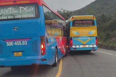 Vừa lật xe khiến 4 người chết, xe Việt Tân Phát lại vượt ẩu gây tai nạn