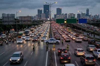 Ngày cuối kỳ nghỉ lễ, người dân ùn ùn trở lại thành phố: Lưu ý gì để tránh tắc đường?