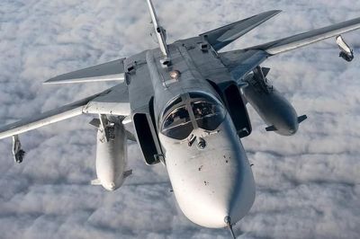 Su-24: Vì sao Liên Xô cần máy bay có thể bay thấp với tốc độ cao?