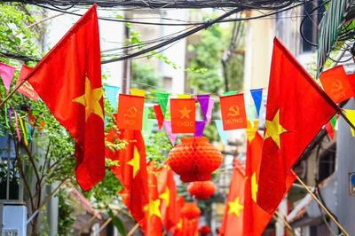 Một lá cờ - một câu chuyện về Tổ quốc