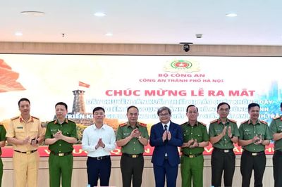 Công an Thủ đô ra mắt, vận hành ba mũi nhọn công nghệ từ tầm cao đến từng mái nhà