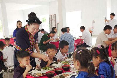 Thủ tướng chỉ đạo rà soát, chăm lo chế độ cho học sinh diện chính sách, khó khăn