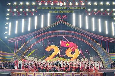 'Tiếng gọi mùa yêu' lan tỏa sắc màu, mời gọi du khách đến Mộc Châu