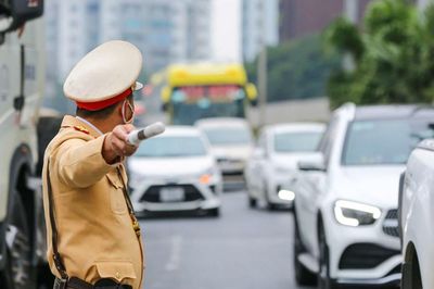 Hà Nội phân luồng từ xa, hạn chế xe tải lớn qua 2 nút giao cửa ngõ trong ngày cuối kì nghỉ lễ