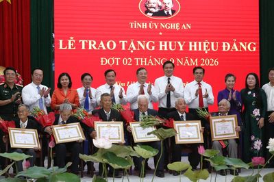 Dù ở bất kỳ cương vị nào, các đảng viên lão thành vẫn luôn giữ vững lập trường, gương mẫu về đạo đức, lối sống
