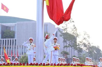 [Ảnh] Đông đảo người dân, thanh niên tham gia Lễ Thượng cờ chào mừng 81 năm Quốc khánh