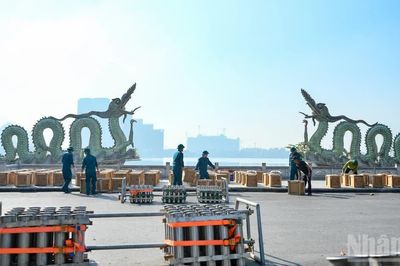 [Ảnh] Cận cảnh trận địa pháo hoa Hồ Tây trước giờ khai hỏa chào mừng Quốc khánh 2/9