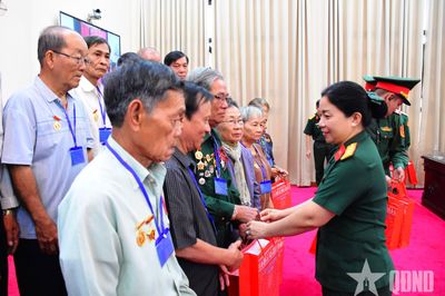 Tri ân những cống hiến của thế hệ đi trước