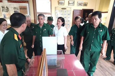 Cựu chiến binh dành hơn 40 năm sưu tầm tư liệu về Bác Hồ