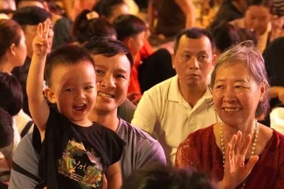 Người dân TPHCM háo hức chờ pháo hoa mừng Quốc khánh 2-9