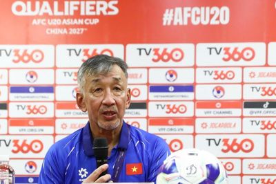 HLV Yutaka Ikeuchi chỉ ra điểm yếu của U20 Việt Nam, vẫn tin vào cơ hội đi tiếp