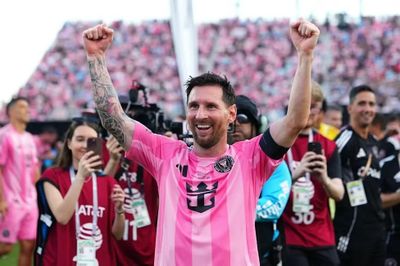 Bên nào hưởng lợi sau khi Messi chia tay đội tuyển Argentina?