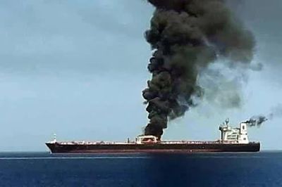 Mỹ tấn công tàu chở dầu của Iran theo chính sách 'tàu đổi tàu'