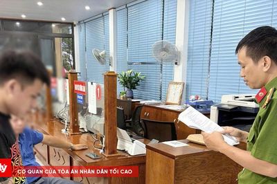 Bắt giữ 2 nhân viên quán karaoke tổ chức sử dụng ma túy