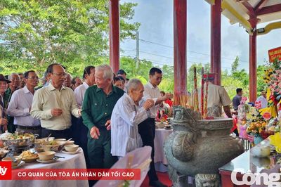 Châu Thới một lòng hướng về Bác