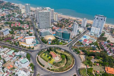 Em gái nhờ chị ruột đứng tên nhà mua bằng 150 lượng vàng SJC, 20 năm sau chị 'quay xe'