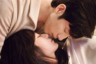 Loạt cảnh hôn táo bạo trong phim 'Đầu xuân tươi sáng' khiến khán giả đỏ mặt