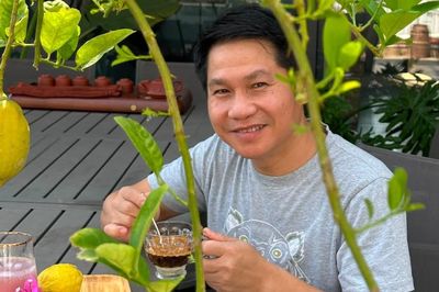 Cận cảnh hình ảnh ca sĩ Trọng Tấn trong nhà vườn triệu đô, Hòa Minzy hóa gái bản