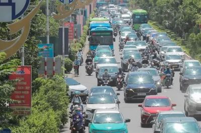 Người dân hối hả đổ về các cửa ngõ Thủ đô sau kỳ nghỉ lễ Quốc khánh 2/9