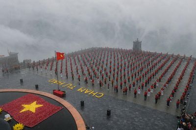 Thiêng liêng lễ chào cờ trên đỉnh núi Bà Đen ngày 2/9