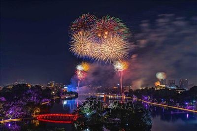 Hà Nội rực rỡ pháo hoa chào mừng Tết Độc lập