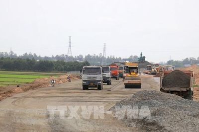 Thi công xuyên Lễ 2/9 trên cao tốc Châu Đốc - Cần Thơ qua An Giang