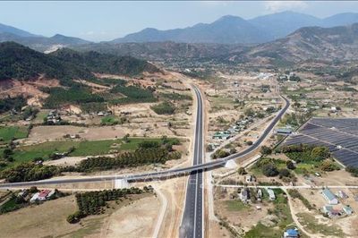 Huy động nguồn lực phát triển mới - Bài cuối: Vốn nhà nước 70%, phần việc của tư nhân là gì?