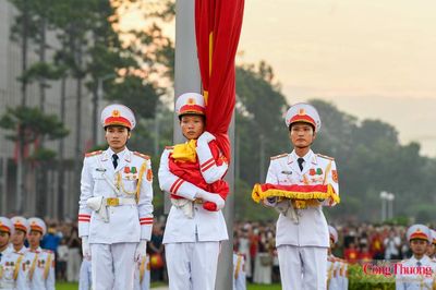 Thiêng liêng lễ thượng cờ Tổ quốc mừng ngày Quốc khánh 2/9