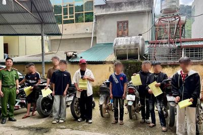 Tăng ga “thông chốt”, nhóm thanh thiếu niên cùng chủ xe bị phạt 80,5 triệu đồng